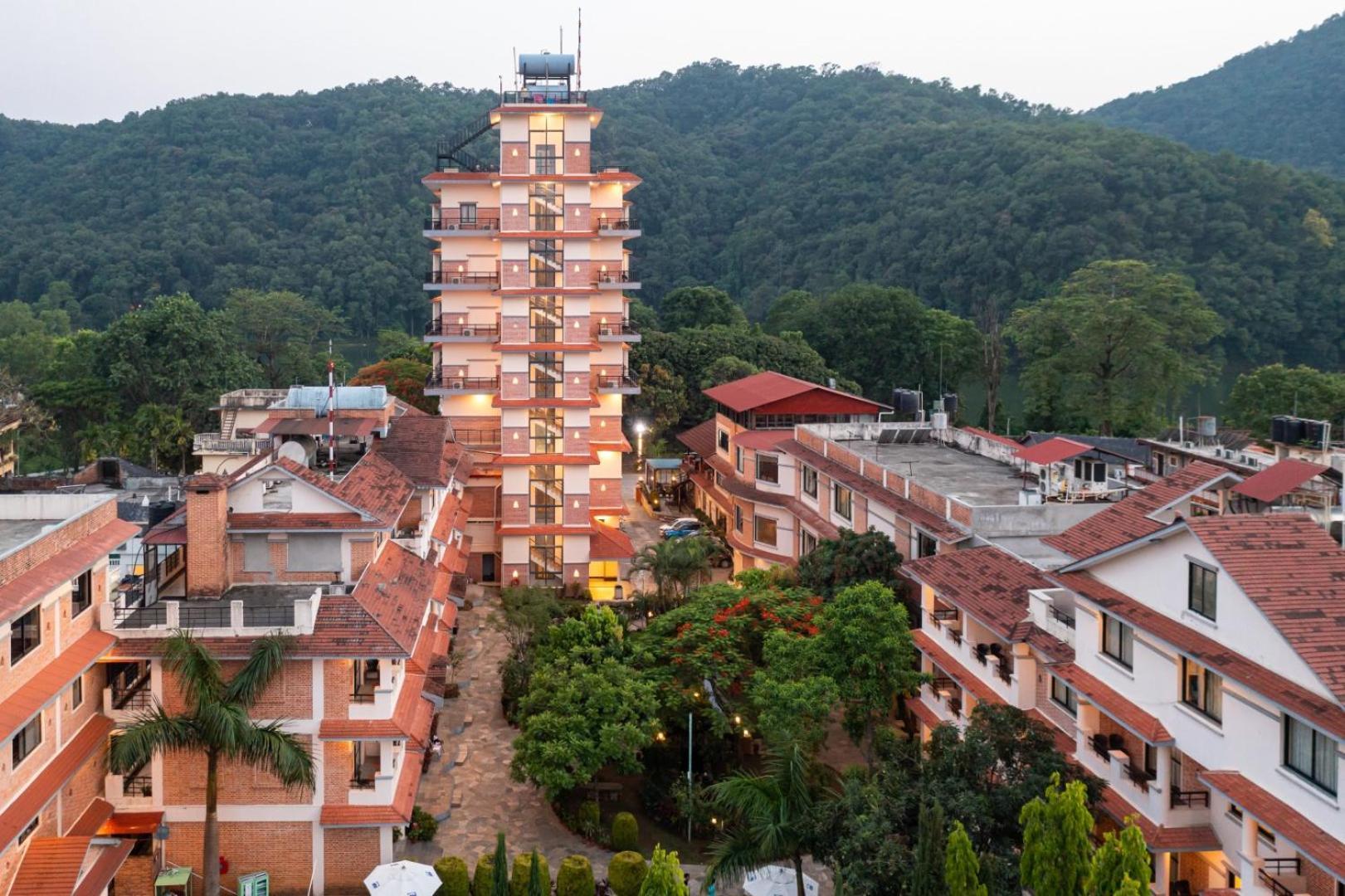 Mount Kailash Resort Pokhara Exterior foto